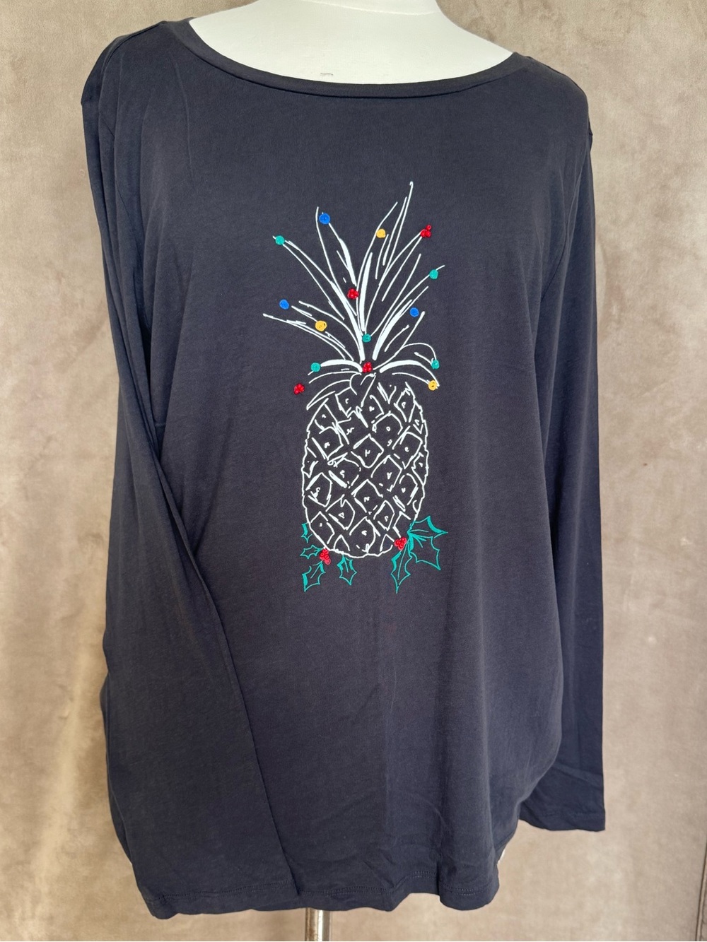 Loft Outlet Dark Grey Long Sleeves Top With Pineapple Graphic Size XL